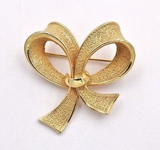 Bow Figural Textured Gold Plated Brooch Pin - £12.50 GBP