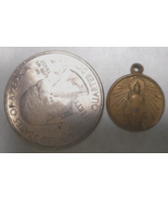 VTG Gold Tone Metal Infant of Prague Sacred Heart Catholic Pendant Medal... - £7.04 GBP