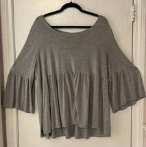 Avenue Grey Woman's Shirt 18/20 Pre-Owned - $13.30