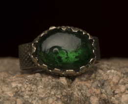 Green Kuchi Afghan Ring Vintage Jewelry Tribal Preowned Ethnic Boho Silver - £9.92 GBP