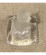 Avon clear crystal cats collection &quot;Cat Sitting on a pillow&quot; Figurine - $285.40 MXN