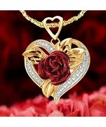 Pendentif Rose Rouge Avec Strass. - $37.76