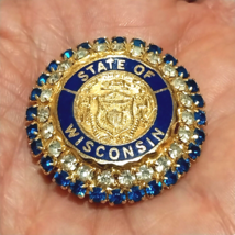 Vtg State of Wisconsin Gold-Tone Blue White Rhinestone 1.25&quot; Cinerama Pin Brooch - £12.28 GBP