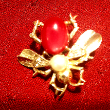 Stunning Gold and Pink Bee Brooch - $16.83