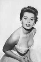Sophia Loren Beautiful Busty B&amp;W 24X36 Poster Print - £22.82 GBP