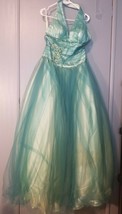 Bella Formals by Venus - Green Halter Top Formal Gown Prom Dress Size 10 - £165.50 GBP