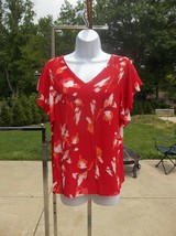 NWOT HALSTON RED FLORAL PRINT TOP M - $19.99