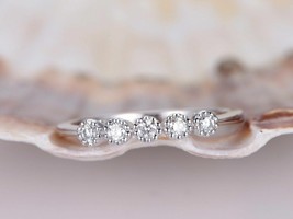 Mezza Eternity Impilabile Matrimonio Anello 1ct Diamanti Finti 14k Bianco Dorato - £74.80 GBP