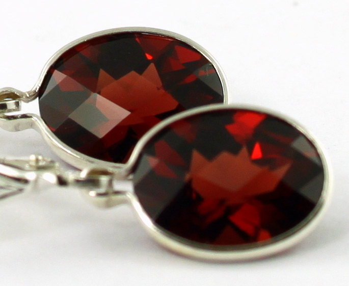 SE101, 10x8mm Mozambique Garnet, 925 Sterling Silver Leverback Earrings