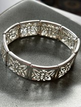 Vintage Cookie Lee Marked Silvertone w Butterfly Cut-Out Stretch Bracelet – will - $13.09