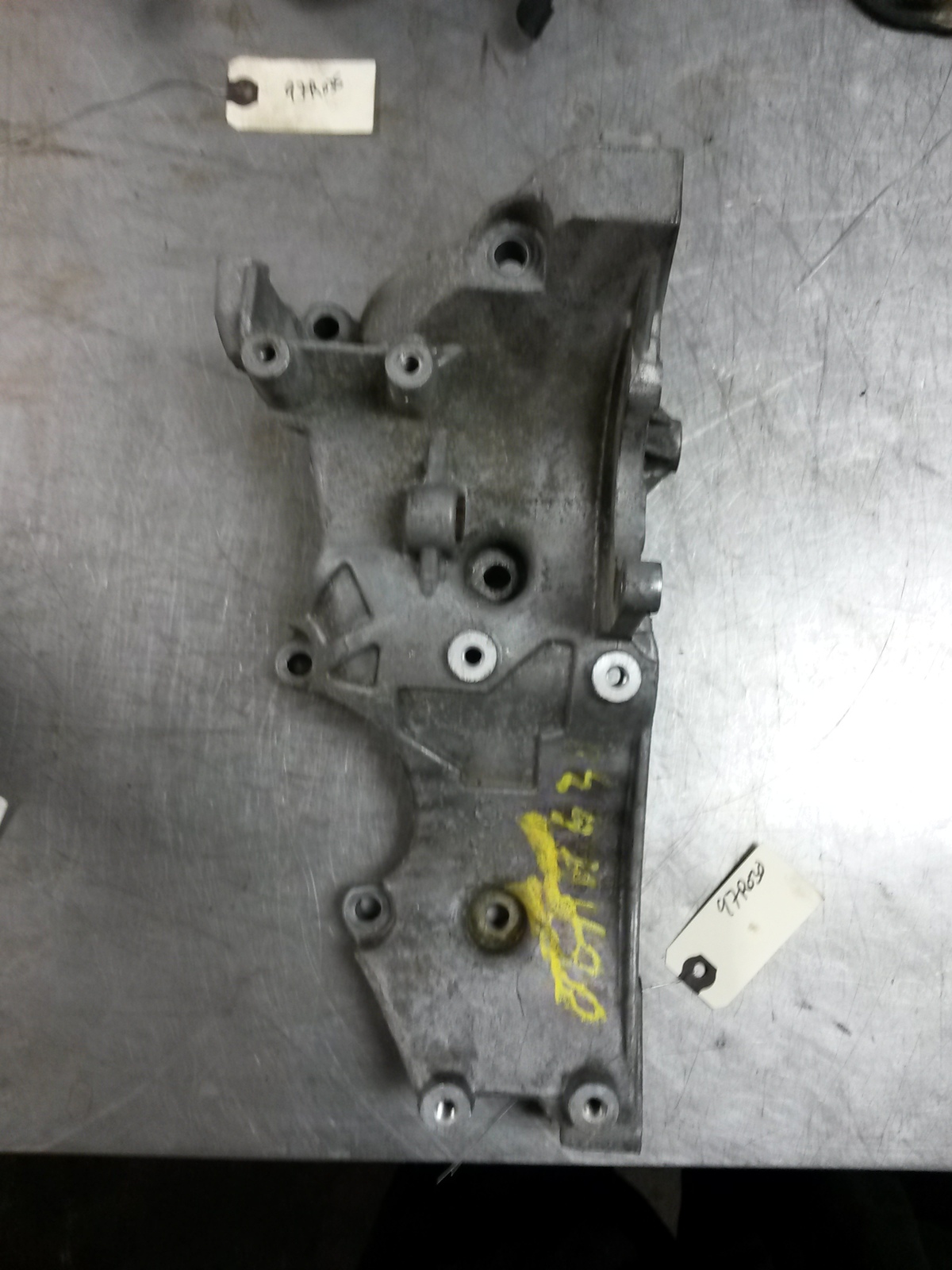 Accessory Bracket For 05-09 Audi A4  2.0 06D903143D - $34.60