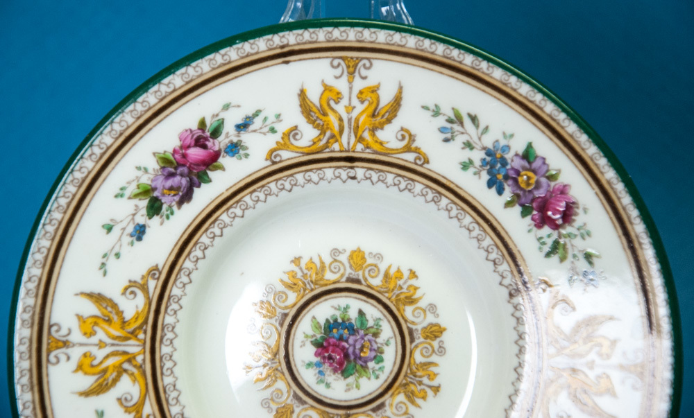 Wedgwood Columbia 4.5" Demitasse Saucer Hand Painted W426 Griffins Item image 2