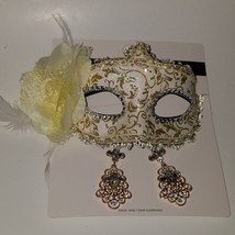 NEW Adult Masquerade Mask Matching Earrings Set Halloween Ivory Gold Feather - £10.10 GBP