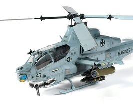 Academy 12127 1:35 Scale USMC US Marine Corps AH-1A Shark Mouth Hobby Model Toy image 5