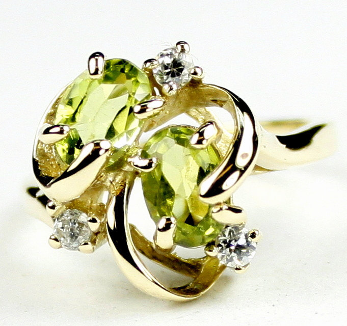 R016, Peridot, 10Ky Gold Ring