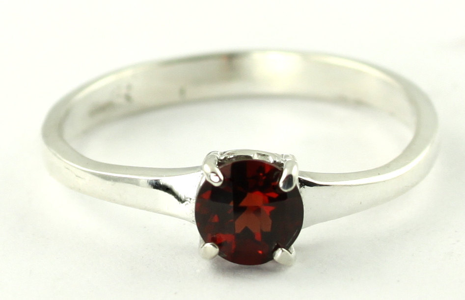 SR301, 6mm Round Mozambique Garnet, 925 Sterling Silver Ring