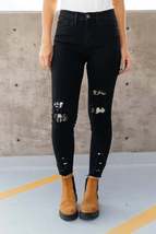 Judy Blue - Into The Wild Distressed Skinny Jeans - £33.02 GBP