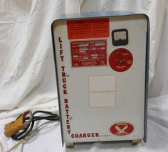 12 Volt  70 Amp  Electric Forklift Battery Charger 110 Volt  Pluskota Yale - $339.03 CAD