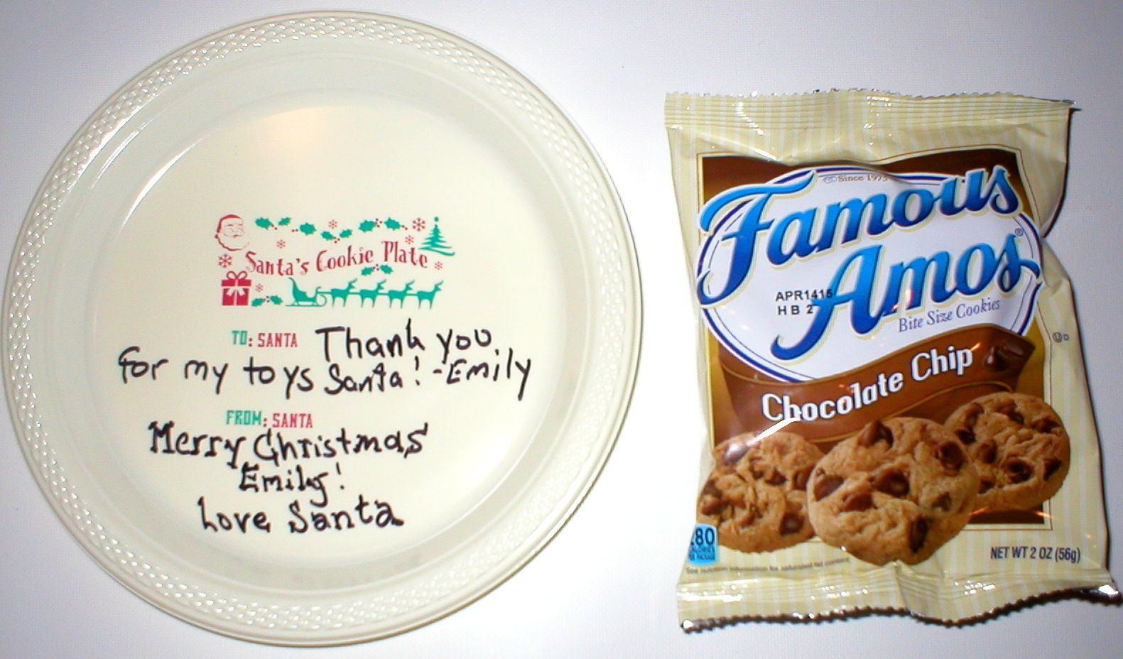Santa's Cookie Message Plastic Plate w Famous Amos-Leave Note S Claus Responds - $12.86