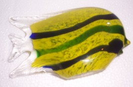 GLASS ART GORGEOUS DESIGNS YELLOW WITH GREEN GLASS FISH - $64.89