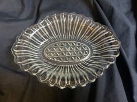 Anchor Hocking Pickle Dish Ruffled Pressed Glass Loops Diamonds 8”x 6&quot; - £5.03 GBP
