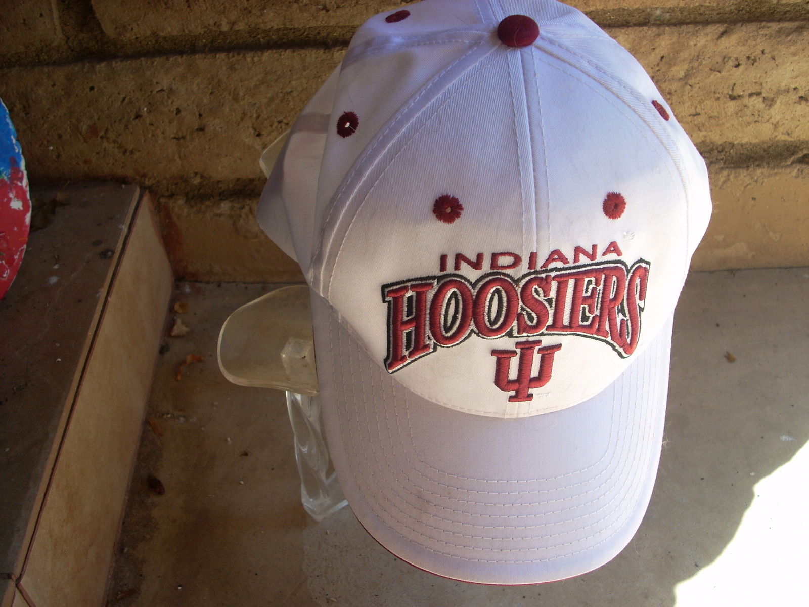 Primary image for baseball cap vintage Indiana Hoosiers never worn white red