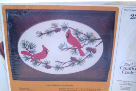 Vtg Creative Circle Embroidery kit Winter Cardinals birds wood tray glass cover - £54.49 GBP