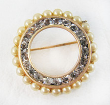 Lovely Vintage Gold Filled Rhinestone And Faux Pearl Circle Pin - £62.01 GBP