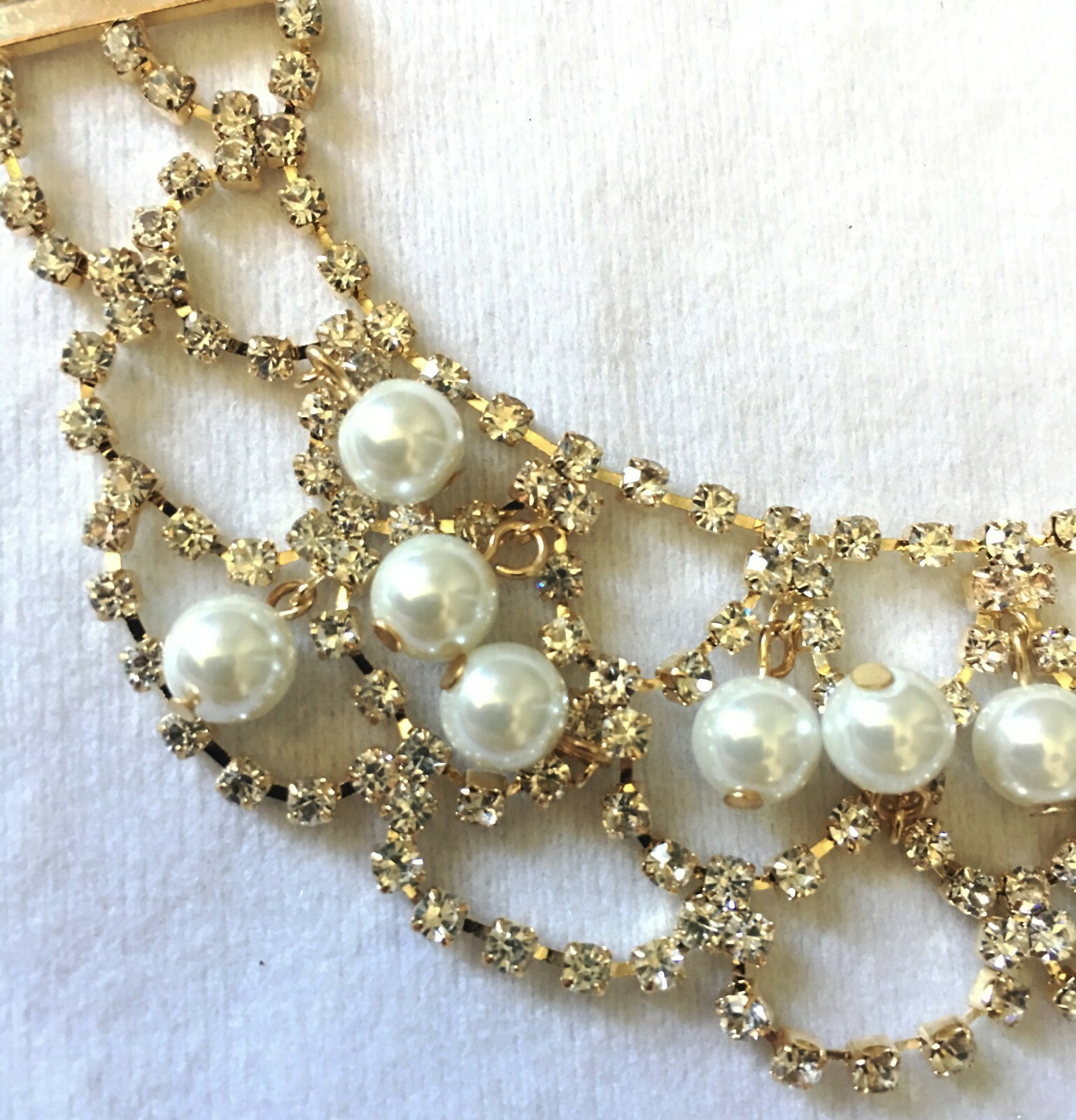 Cohesive Jewels Simulated Pearl & Crystal Gold Plated Scallop Bib Necklace NWT Item image 3