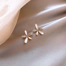 2021 elegant daisy flower small earrings Korean women jewelry fashion Christmas  - £7.34 GBP