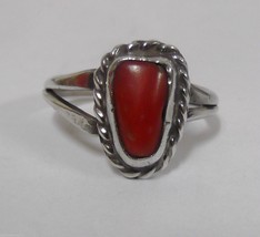 Vintage SW Native American .925 Sterling Silver Coral Ring Size 5 Navajo 2.9g - £47.95 GBP