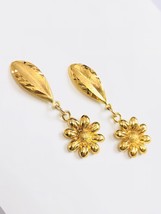 18k Gold Flower Dangling Earring B7 - £170.82 GBP