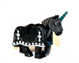 Minifigure Black Armored Unicorn War Horse Animal Building - $182.06 MXN