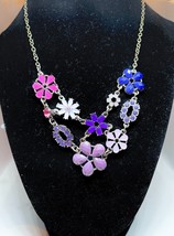 EUC NECKLACE PURPLE FLOWERS Sparkly Faceted Stones Silver Tone - £11.84 GBP