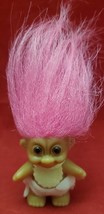 Vintage 1980&#39;s Russ Troll 2&quot; Pink Hair Felt Baby Clothes - £7.73 GBP