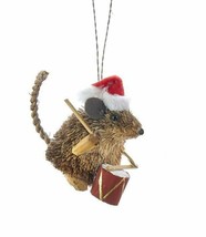 Kurt Adler 3&quot; Buri Bristle Caroling Mouse w/DRUM Christmas Ornament - £6.18 GBP