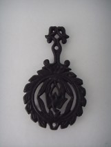 ~ Vintage Children Kids Size Miniature Cast Iron Eagle Footed Trivet ~ - £7.82 GBP