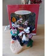 1999 Disney Hallmark Mickey and Minnie in Paradise Ornament - $34.30 CAD