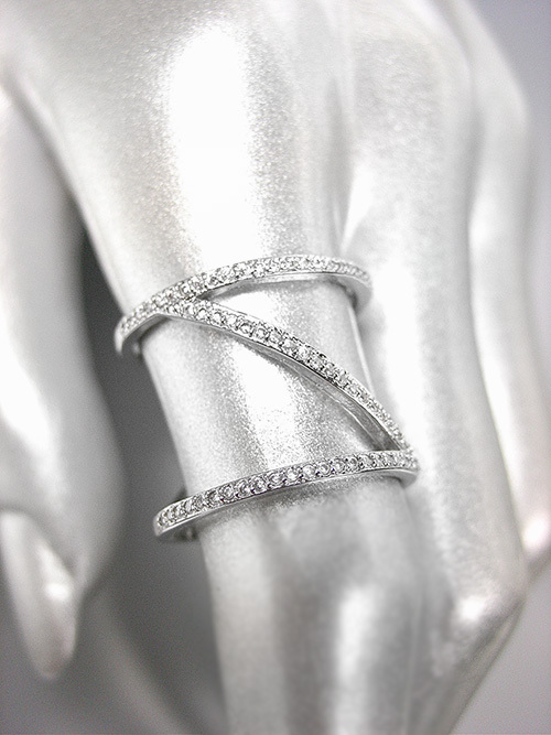CHIC & UNIQUE Thin 18kt White Gold Plated CZ Crystals Zig Zag Z Wide Ring