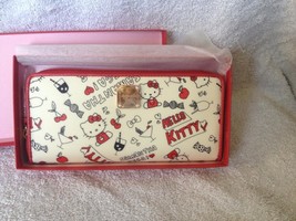 Disney Samantha Thavasa Hello Kitty ~ Large Zippy Wallet ~ Japan exclusive - £206.28 GBP