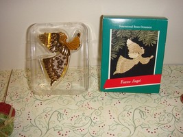 Hallmark 1989 Festive Angel Ornament - £10.41 GBP