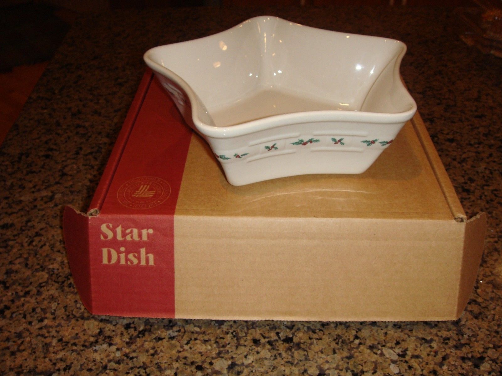 Longaberger Pottery Traditional Holly Star Dish, Christmas, MIB - $29.99
