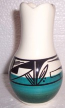 Signed &quot;Layatinieth&quot; UTE Native Indian Glazed Art Potttery Vase - £66.37 GBP