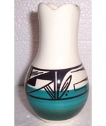 Signed &quot;Layatinieth&quot; UTE Native Indian Glazed Art Potttery Vase - $115.81 CAD