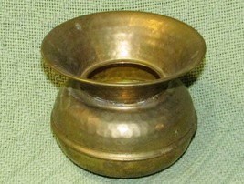 HAMMERED BRASS POT SMALL VASE 4 1/2&quot; TALL 5&quot; ACROSS MADE IN INDIA COLLEC... - $10.80