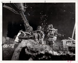 *THE UNDERWATER CITY (1962) William Lundigan Directs Underwater Engineer... - $20.00
