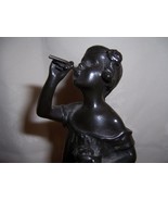 CHARMING BRONZE FIGURINE OF LITTLE GIRLS BLOWING BUBBLES ON A MARBLE BASE - £105.54 GBP