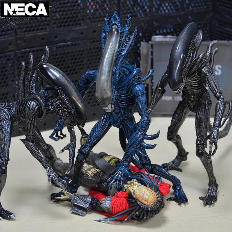 Authentic Neca Alien Battle Iron Blood Warrior Avp Contract Alien Alien Model - £29.44 GBP+