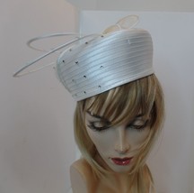 Franccesca Bellini White Poly Fascinator Hat W Bling OSFM Excellent Condition - £31.73 GBP