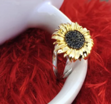 Beautiful Sunflower Black Onyx Stackable Ring, Vintage Jewelry Nature Lover Gift - £50.64 GBP